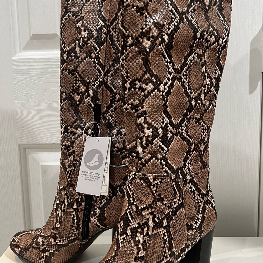 Snakeskin Pattern Women's Boots